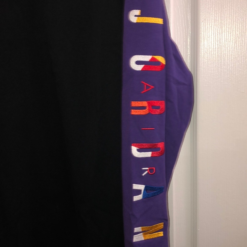 NWT Air Jordan Long Sleeve Thick Shirt w/ Designs - Picture 3 of 7